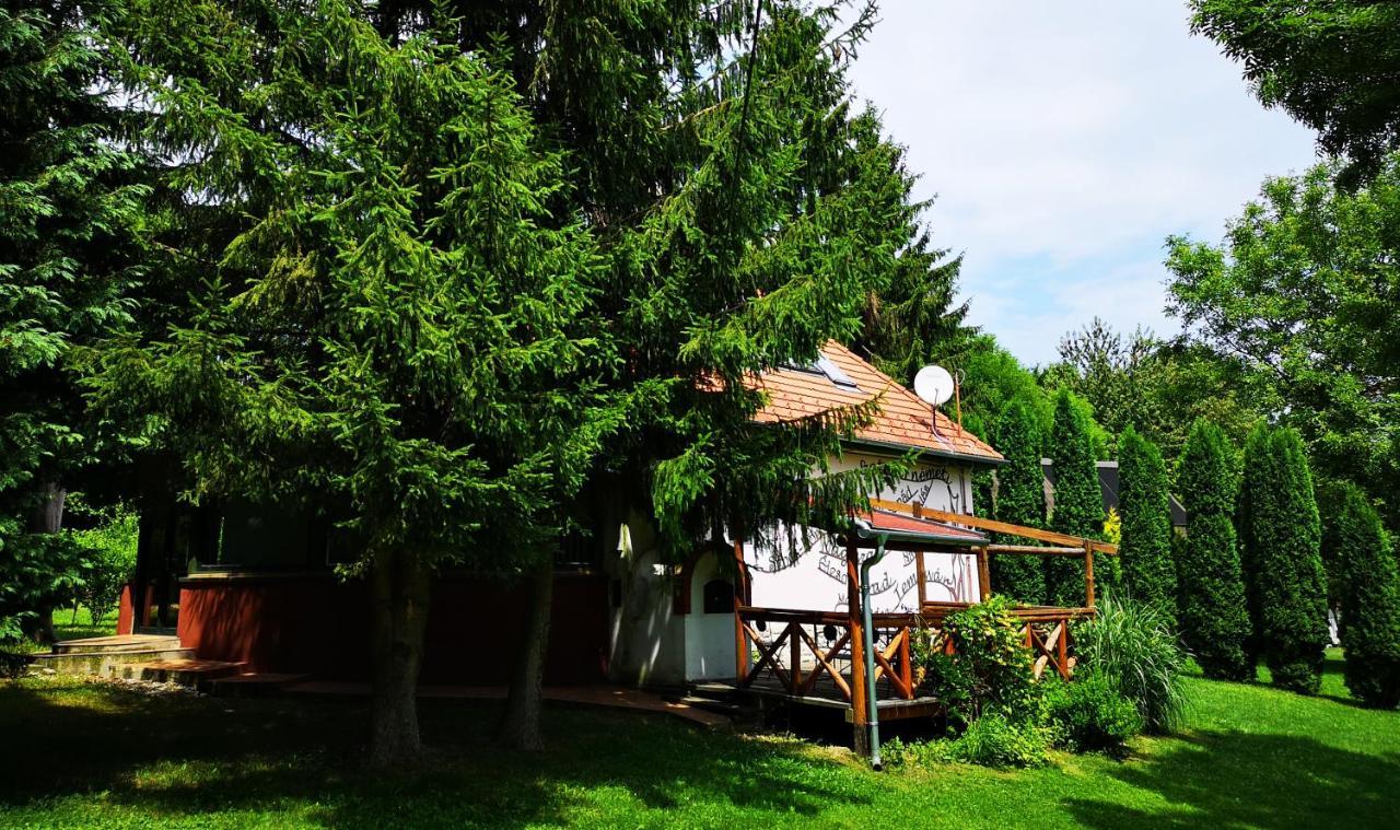 Bed and Breakfast Nagy-Magyarorszag Park Isztimér Exterior foto