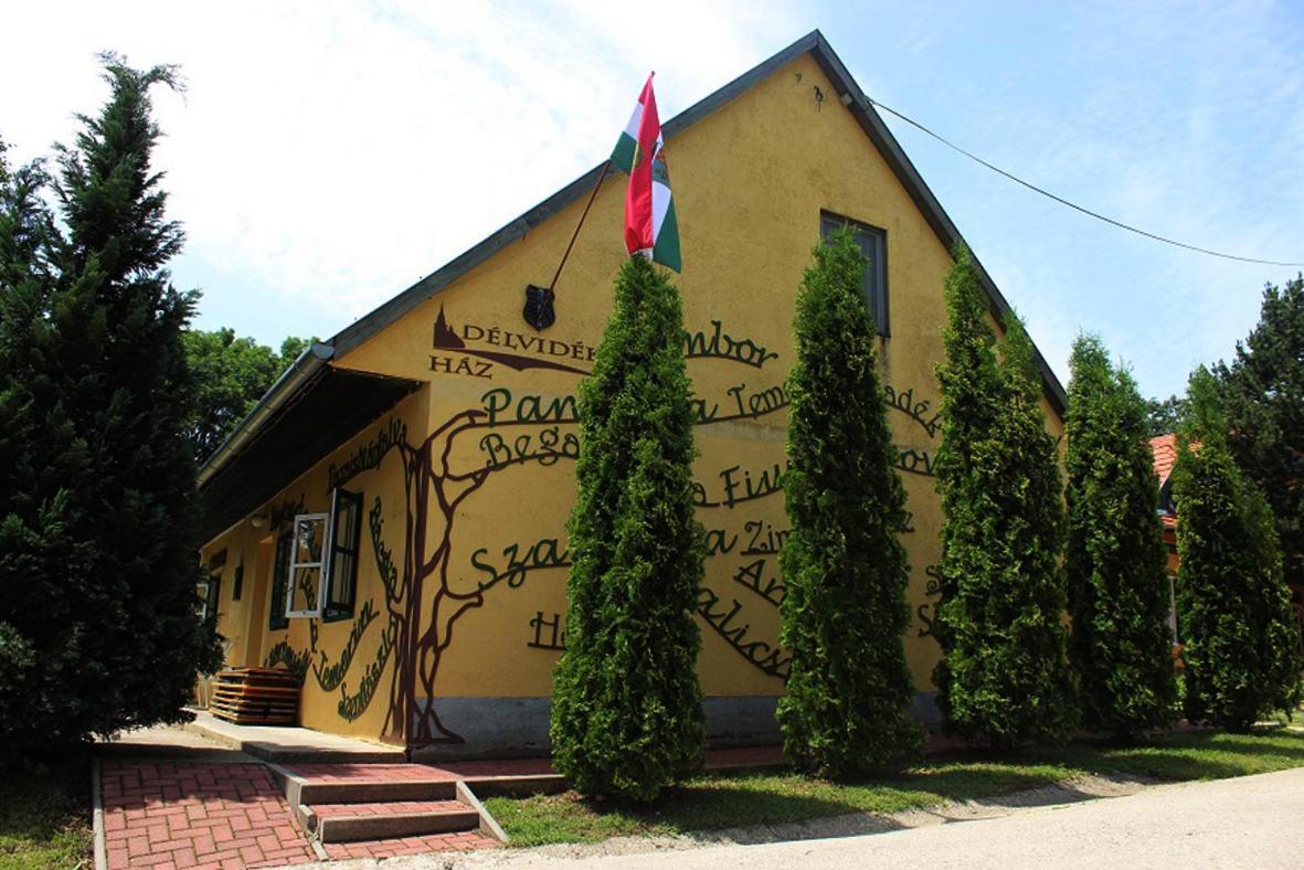 Bed and Breakfast Nagy-Magyarorszag Park Isztimér Exterior foto